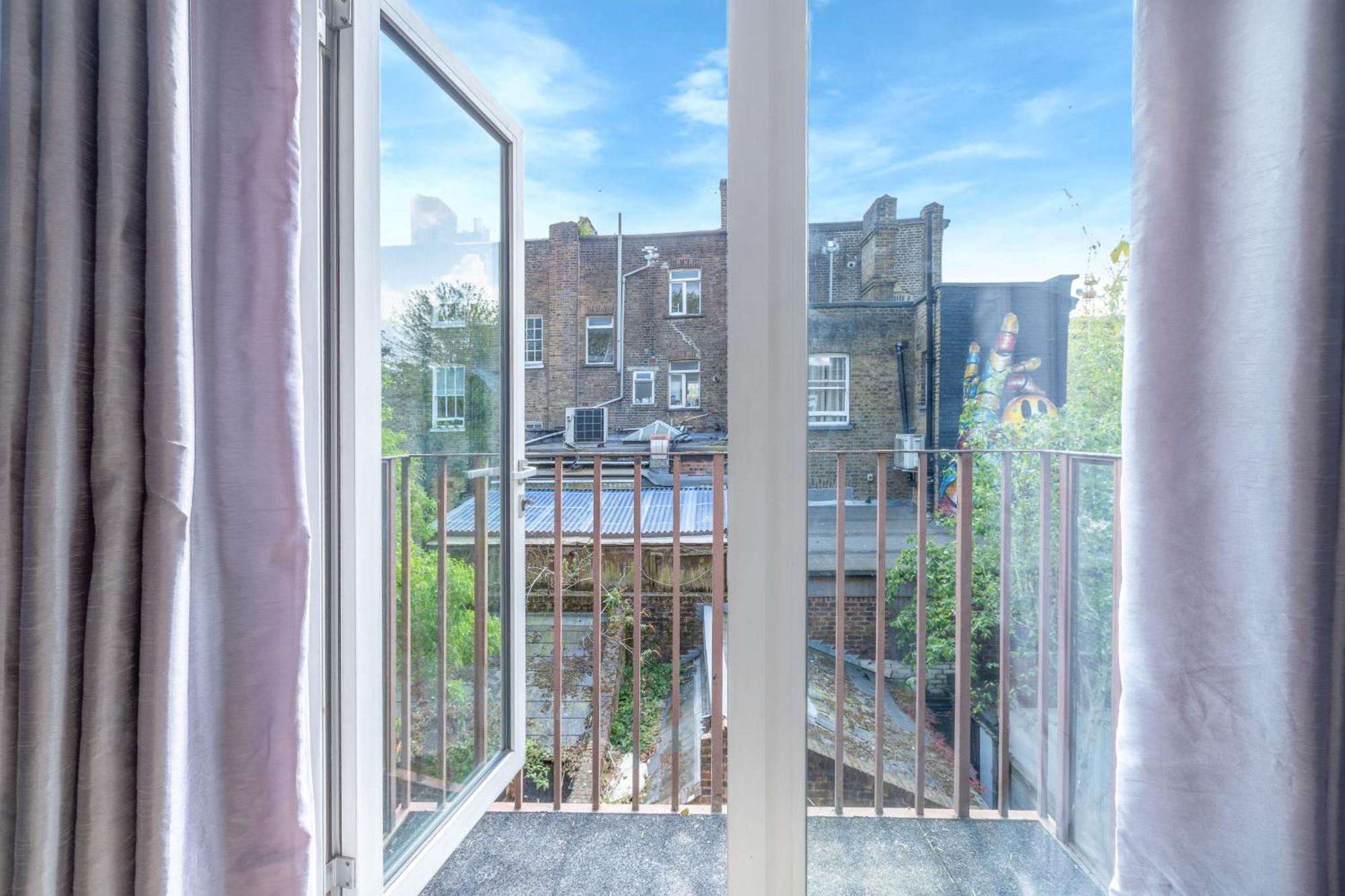 Magnificent 3Br Apt With Balcony London Exterior photo