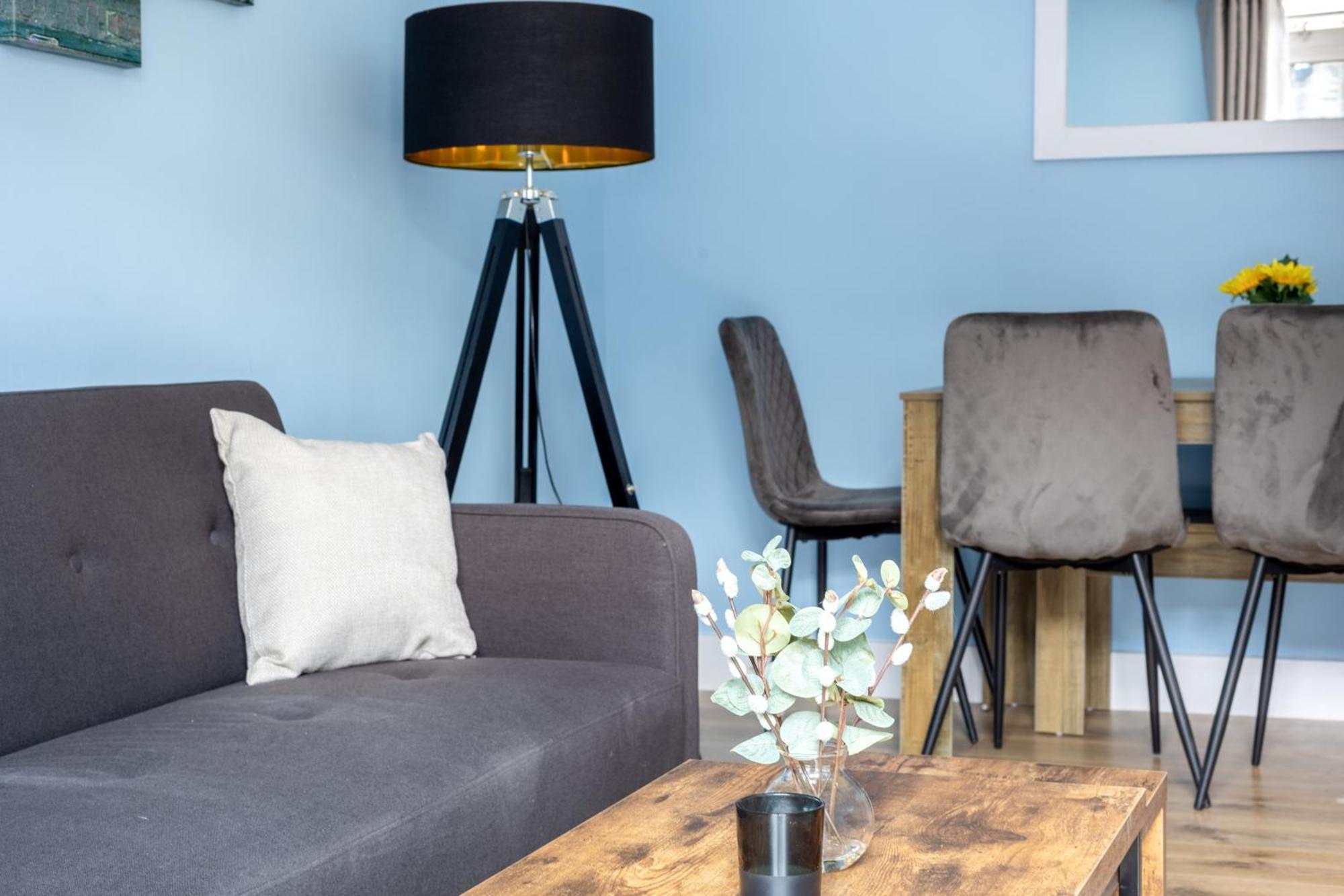 Magnificent 3Br Apt With Balcony London Exterior photo