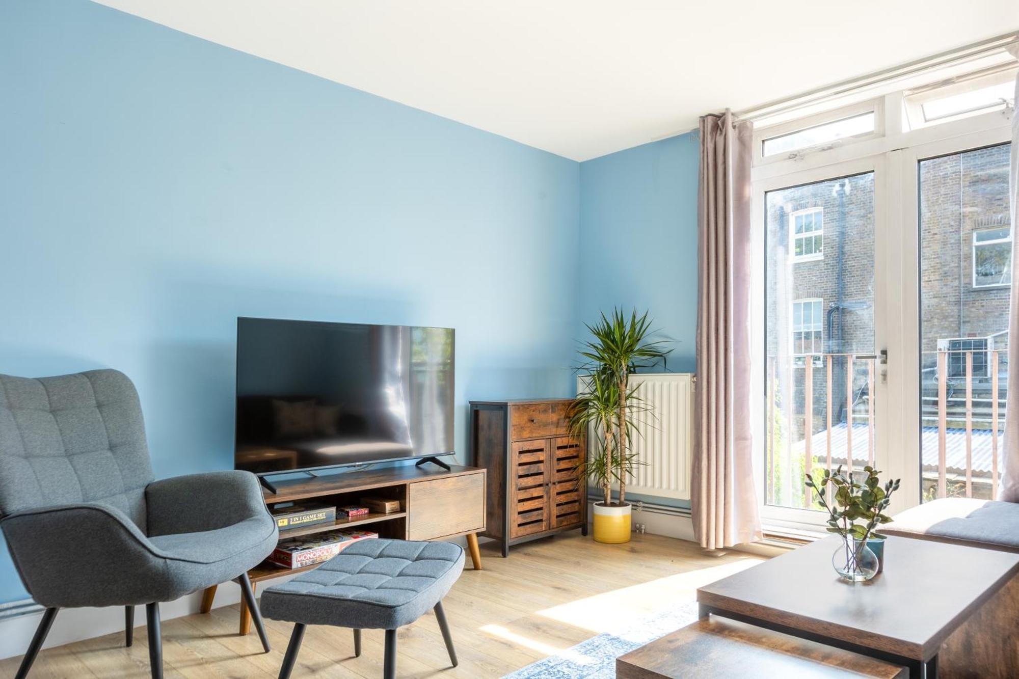 Magnificent 3Br Apt With Balcony London Exterior photo