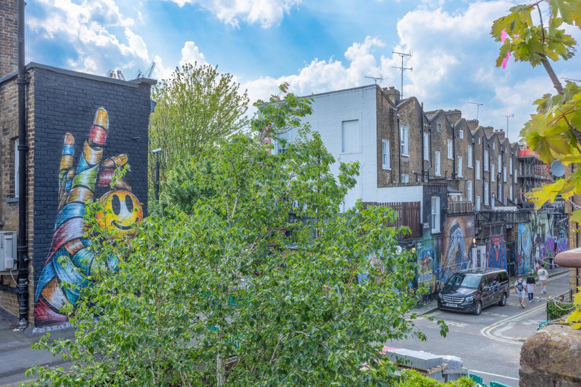 Magnificent 3Br Apt With Balcony London Exterior photo